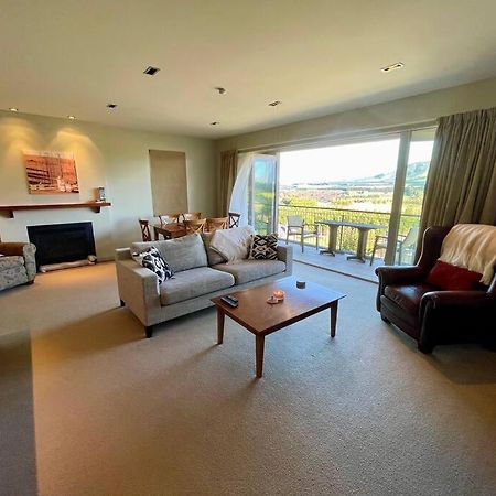 Terrace Downs 2 Bedroom Apartment Windwhistle Luaran gambar
